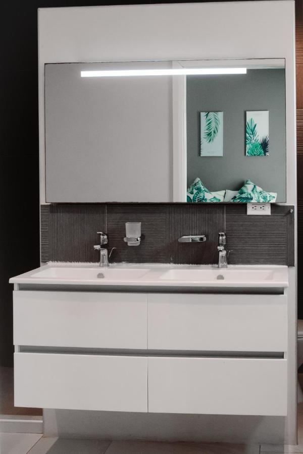 Flora Fauna 84 Aruba Apartment شاطئ بالم المظهر الخارجي الصورة
